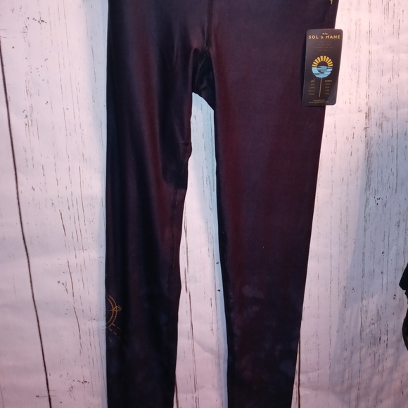 Sol and Mane Leggings - Picture 3 of 9